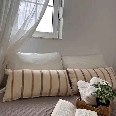 بيت للعطل Andri's Garden House *