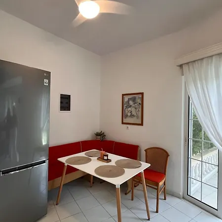 펜션 Andri's Garden House Psinthos