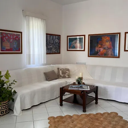 Andri's Garden House بيت للعطل *