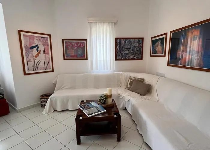 Andri's Garden House